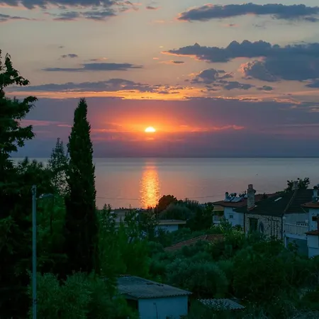 Ξενοδοχείο με διαμερίσματα Heraclea Luxury